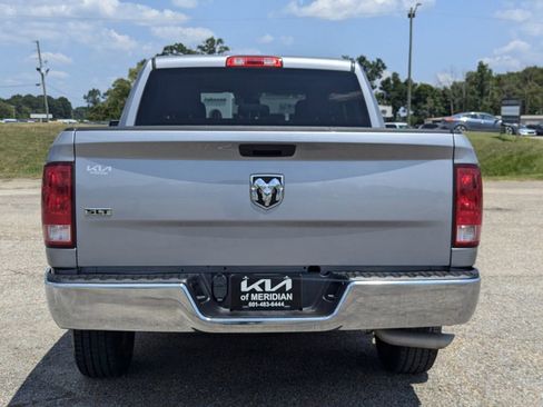 Used 2022 RAM 1500 Classic SLT image 4