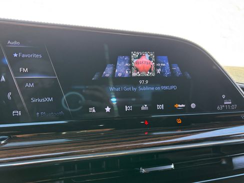 Used 2024 Cadillac Escalade Premium Luxury image 12