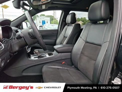 Used 2019 Jeep Grand Cherokee Altitude AWD/4WD image 16