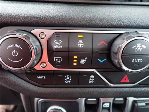 New 2025 Jeep Gladiator Willys image 18