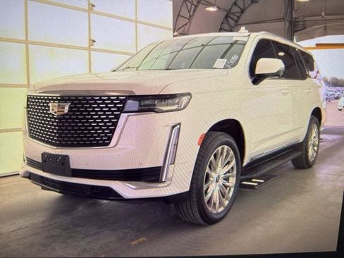 Used 2021 Cadillac Escalade Premium Luxury AWD/4WD image 3