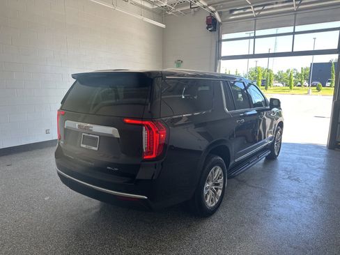 Used 2024 GMC Yukon XL SLT w/ SLT Luxury Package AWD/4WD image 3