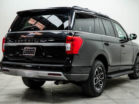 Used 2024 Ford Expedition XLT AWD/4WD image 12