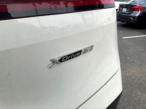 Used 2023 BMW iX xDrive50 w/ Premium Package image 10