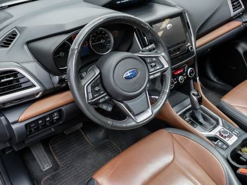 Used 2023 Subaru Forester Touring image 3