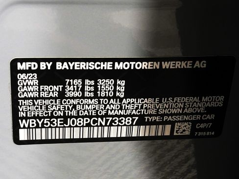 Used 2023 BMW i7 xDrive60 AWD/4WD image 35
