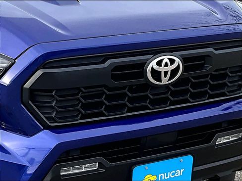 Used 2024 Toyota Tacoma TRD Sport image 31