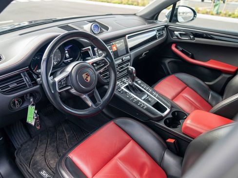 Used 2020 Porsche Macan S image 4