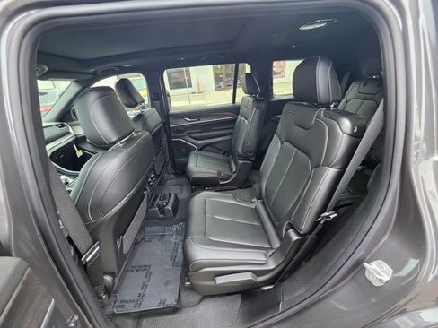 New 2025 Jeep Grand Cherokee L Limited image 23