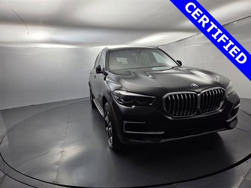 Certified 2023 BMW X5 sDrive40i w/ Premium Package image 3