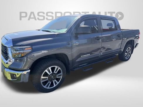 Used 2020 Toyota Tundra SR5 w/ SR5 Convenience Package AWD/4WD image 1