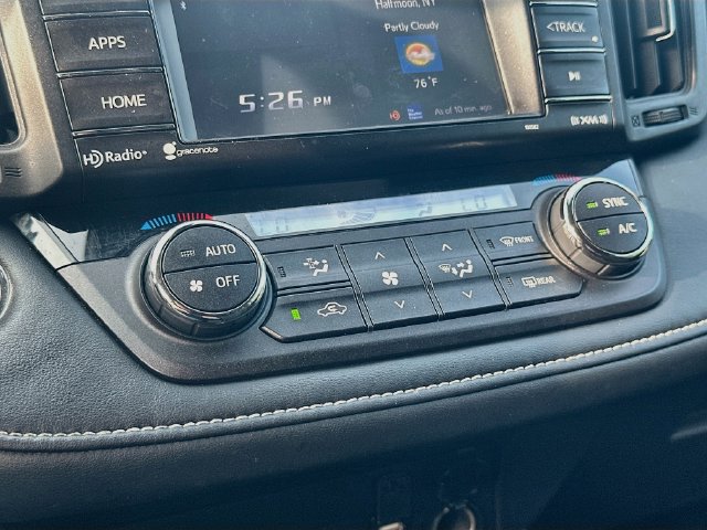 Used 2018 Toyota RAV4 XLE AWD/4WD image 15