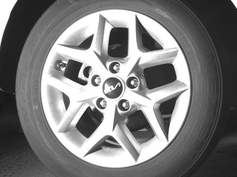 Used 2025 Kia Soul LX w/ LX Technology Package image 15