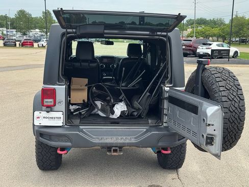 Used 2015 Jeep Wrangler Unlimited Rubicon AWD/4WD image 33