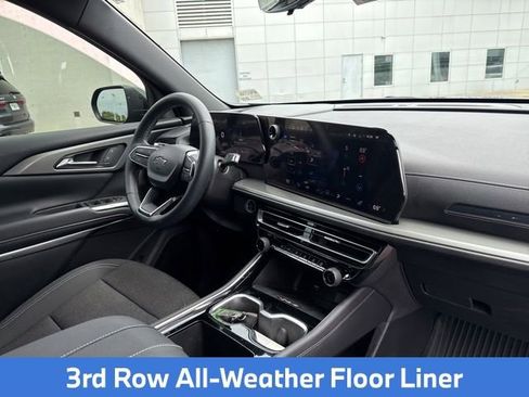 Used 2026 Chevrolet Traverse LT w/ Midnight/Sport Edition FWD image 14