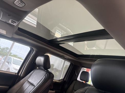 Used 2018 Ford F150 Lariat w/ Equipment Group 502A Luxury AWD/4WD image 34