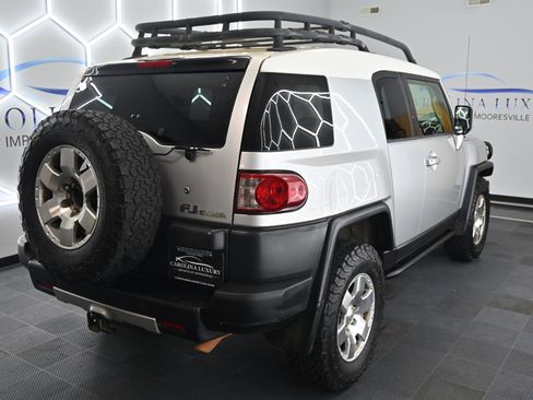 Used 2007 Toyota FJ Cruiser 4WD image 4