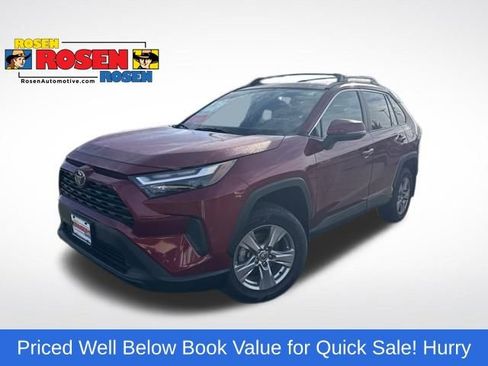 Used 2022 Toyota RAV4 XLE image 1