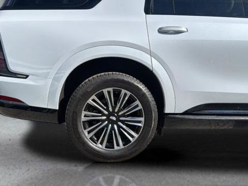 Used 2026 Cadillac Escalade IQL Sport 1 w/ LPO, Floor Liner Package image 13