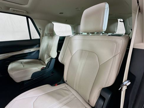 Used 2023 Ford Expedition Limited image 23
