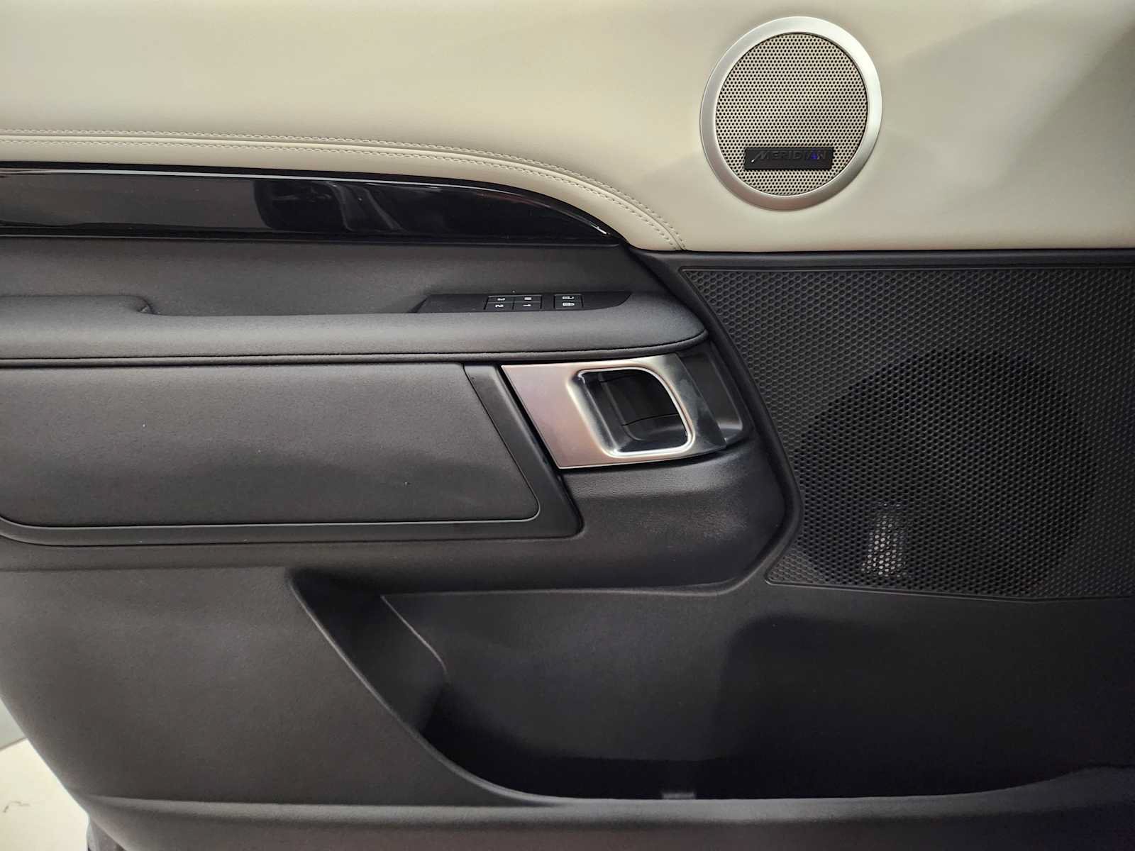 New 2026 Land Rover Discovery S AWD/4WD image 22