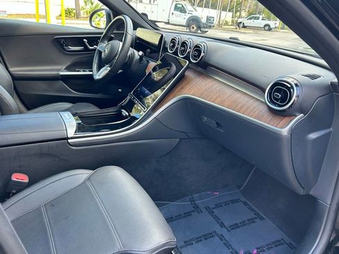Used 2025 Mercedes-Benz C 300 Sedan image 33