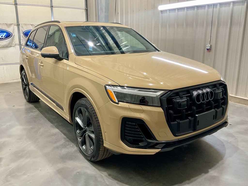 Used 2025 Audi Q7 3.0T Premium Plus AWD/4WD image 2