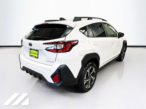 Used 2025 Subaru Crosstrek 2.0i Premium image 5