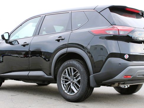 Used 2023 Nissan Rogue S AWD/4WD image 8