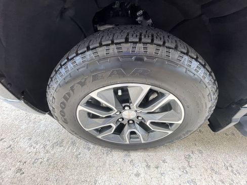 Certified 2024 Chevrolet Silverado 1500 LTZ AWD/4WD image 33