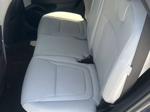 Used 2025 Hyundai Tucson Limited FWD image 14