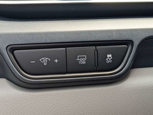 Used 2025 Kia Carnival SX FWD image 24
