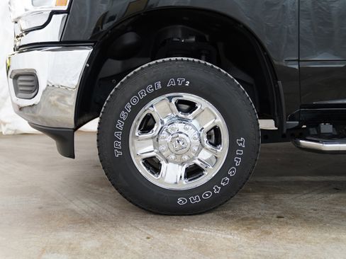 Used 2024 RAM 3500 Tradesman w/ Chrome Appearance Group image 15