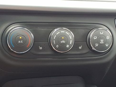 Certified 2025 Chevrolet Trax RS w/ Driver Confidence Package FWD image 19