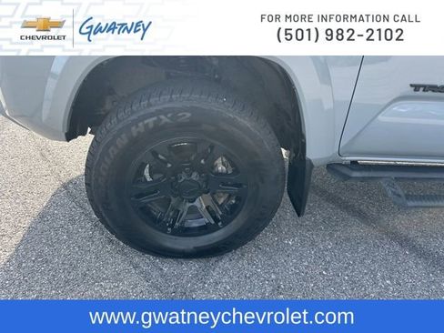 Used 2019 Toyota Tacoma TRD Sport w/ Technology Package AWD/4WD image 9