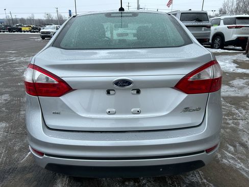 Used 2016 Ford Fiesta SE image 6