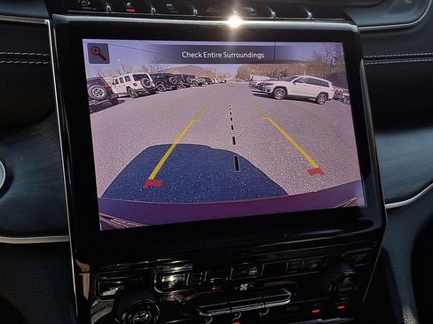 Used 2023 Jeep Grand Cherokee L Limited image 4