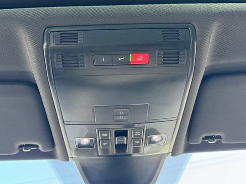 Certified 2023 Volkswagen Tiguan SE R-Line AWD/4WD image 18