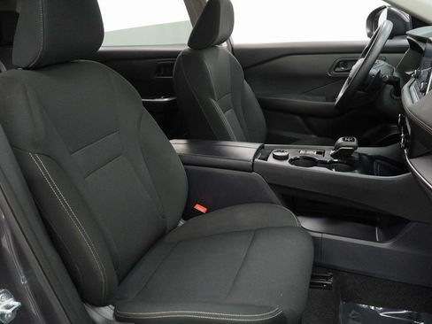 Used 2025 Nissan Rogue S image 43