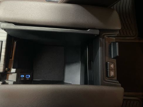 Used 2021 Toyota Sienna Platinum image 36