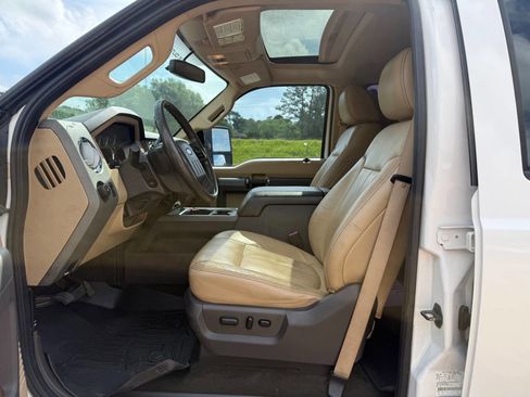Used 2011 Ford F250 Lariat w/ Lariat Ultimate Pkg AWD/4WD image 16