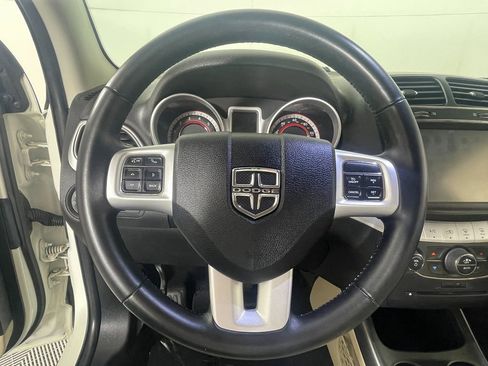 Used 2017 Dodge Journey SE w/ Flexible Seating Group image 16