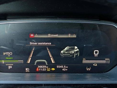 Used 2022 Audi e-tron Premium w/ Convenience Plus Package image 7