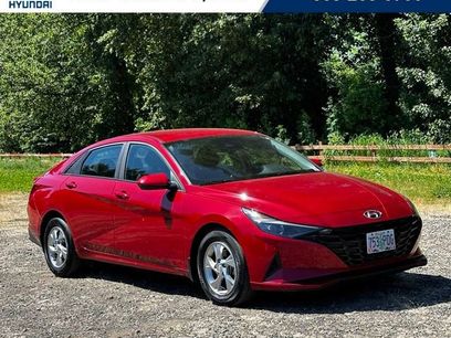 Used 2023 Hyundai Elantra SE