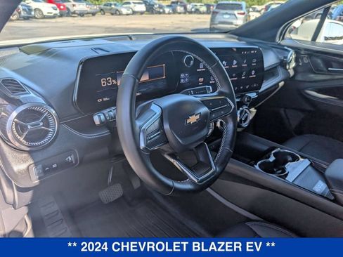 Used 2024 Chevrolet Blazer EV LT AWD/4WD image 12