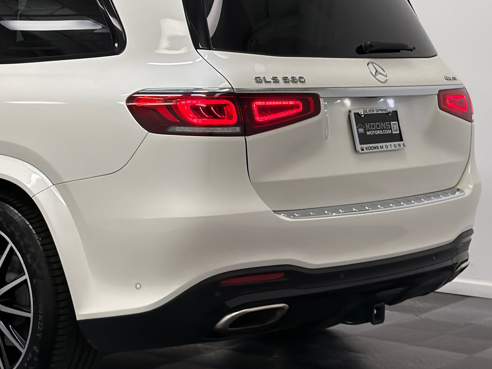 Used 2021 Mercedes-Benz GLS 580 4MATIC image 7