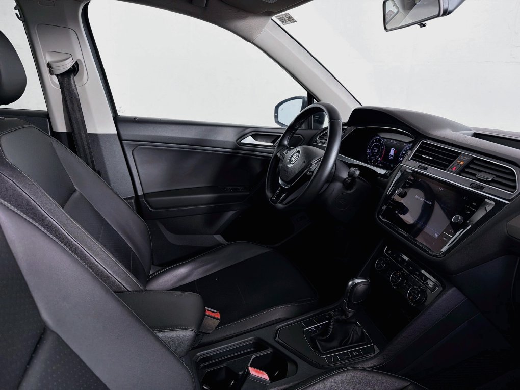 Used 2019 Volkswagen Tiguan SEL FWD image 31