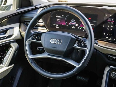 Used 2025 Audi Q5 Premium w/ Convenience Package AWD/4WD image 15