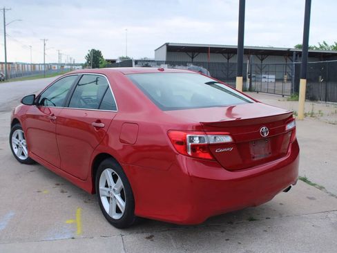 Used 2012 Toyota Camry SE image 4