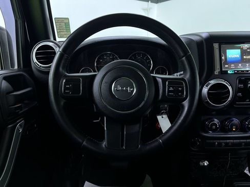 Used 2015 Jeep Wrangler Unlimited Rubicon AWD/4WD image 21